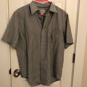 Short sleeve button down
